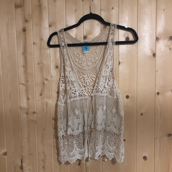 Boho Style Lacey Vest. - Picture 1 of 3